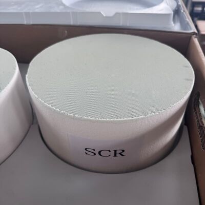 comprar Baixa Expansão Térmica e Alta Resistência Mecânica Rodada Cordierite SCR Catalisador para Máquinas Não Rodoviárias 263*127 Fabricação em linha