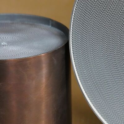comprar Núcleo de liga leve e substrato metálico resistente a impactos físicos com contrapressão ultra-baixa para controlo de emissões Fabricação em linha